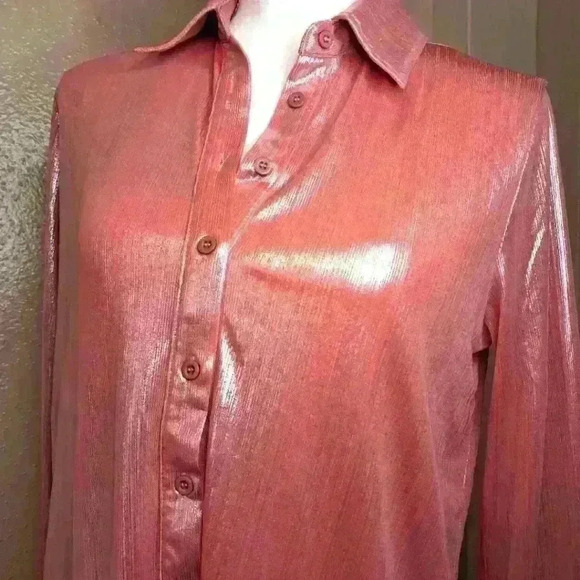 Pretty little thing blouse - Picture 3 of 5